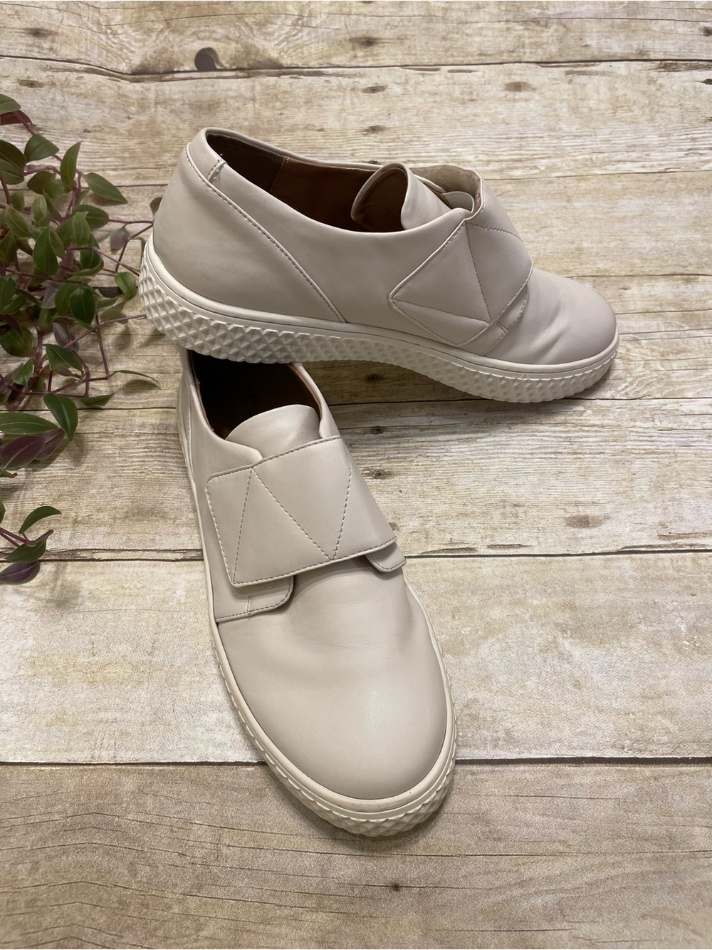 Aerosoles Aware Ebbie Women’s Cream Slip-On Leather Platform Sneakers Size 9